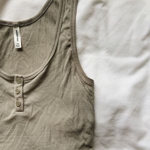 Aritzia Cropped Tanktop